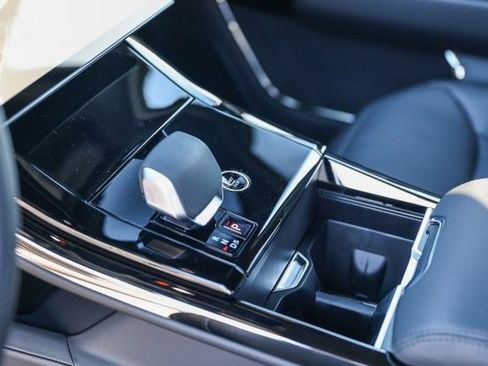 New 2025 Land Rover Range Rover Sport SE image 21