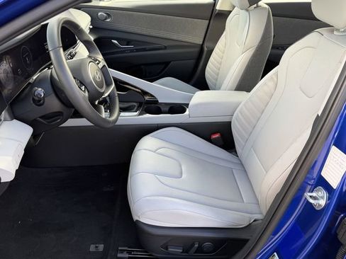 Used 2025 Hyundai Elantra Limited FWD image 19