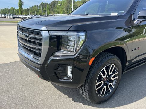 Used 2024 GMC Yukon AT4 w/ AT4 Premium Plus Package AWD/4WD image 11