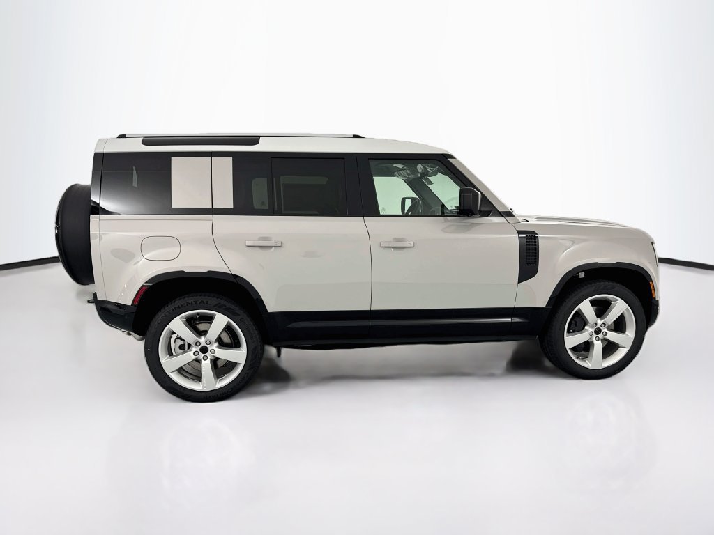 New 2026 Land Rover Defender 110 X-Dynamic SE AWD/4WD image 4