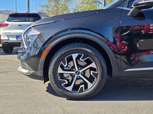 Used 2023 Kia Sportage EX AWD/4WD image 9