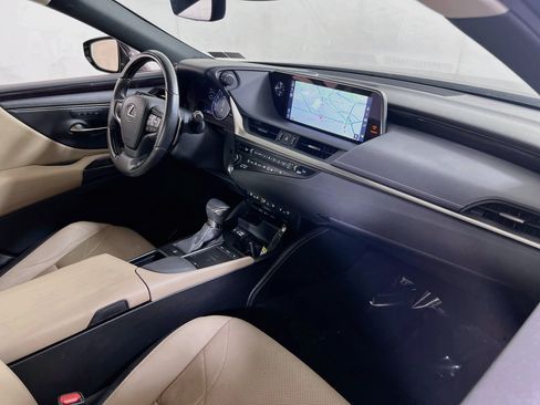Used 2019 Lexus ES 350 w/ Accessory Package 2 FWD image 29