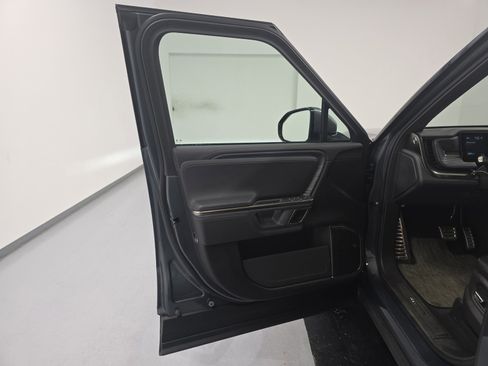 Used 2024 Rivian R1S Adventure AWD/4WD image 16