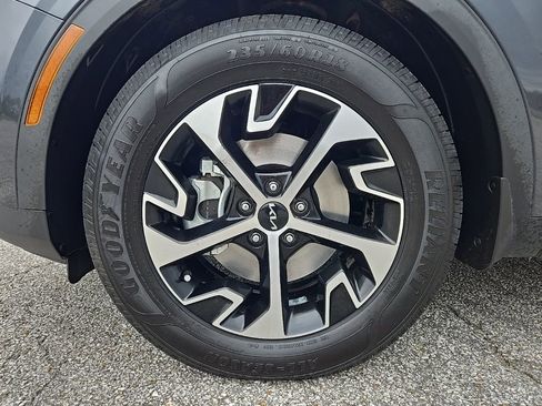 Used 2023 Kia Sportage EX image 25