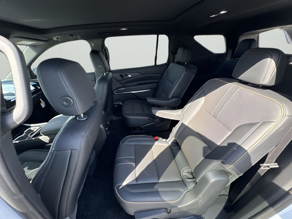 Used 2026 Chevrolet Traverse High Country FWD image 26