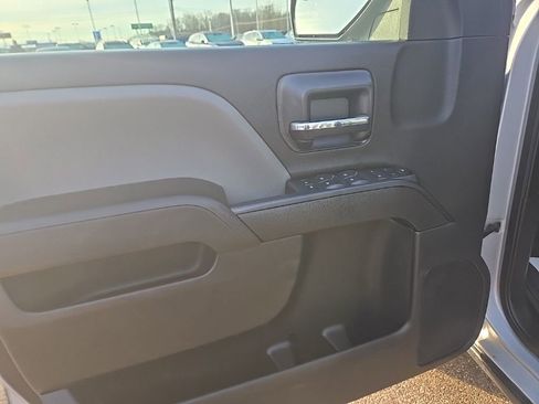 Used 2017 Chevrolet Silverado 1500 Custom w/ Custom Convenience Package image 10