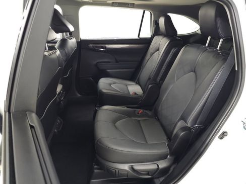 Used 2022 Toyota Highlander Platinum AWD/4WD image 35