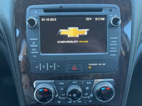 Used 2017 Chevrolet Traverse LT image 17