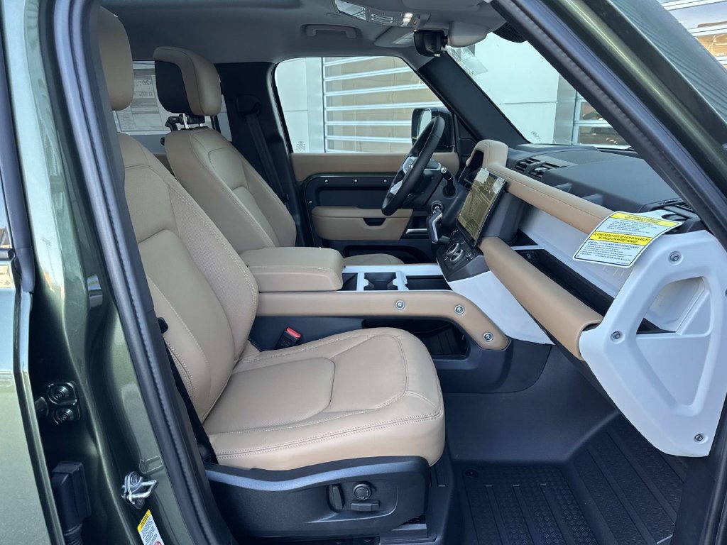 New 2026 Land Rover Defender 110 S AWD/4WD image 9