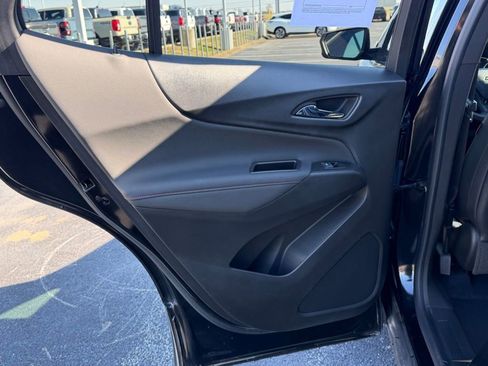 Used 2022 Chevrolet Equinox RS w/ LPO, Floor Liner Package image 16