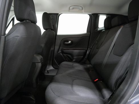 Certified 2023 Jeep Renegade Latitude image 24