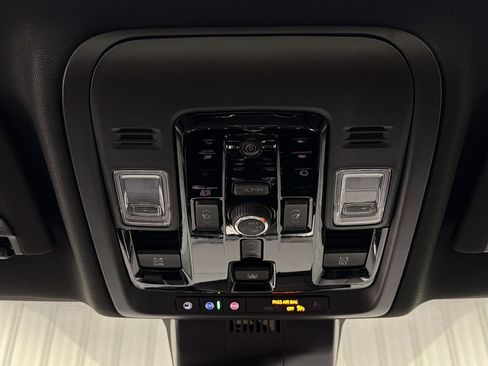 Used 2026 GMC Yukon Denali w/ Sun & Power Step Package AWD/4WD image 33