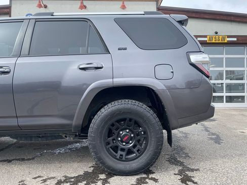 Used 2020 Toyota 4Runner SR5 image 4