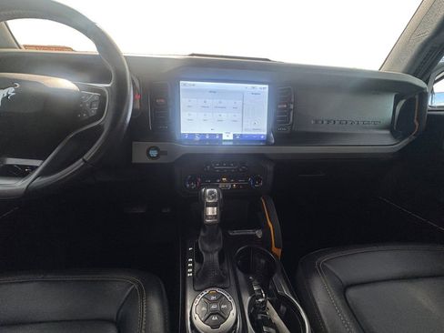 Used 2022 Ford Bronco Badlands image 12