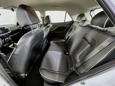 Used 2023 Hyundai Venue Limited FWD image 22