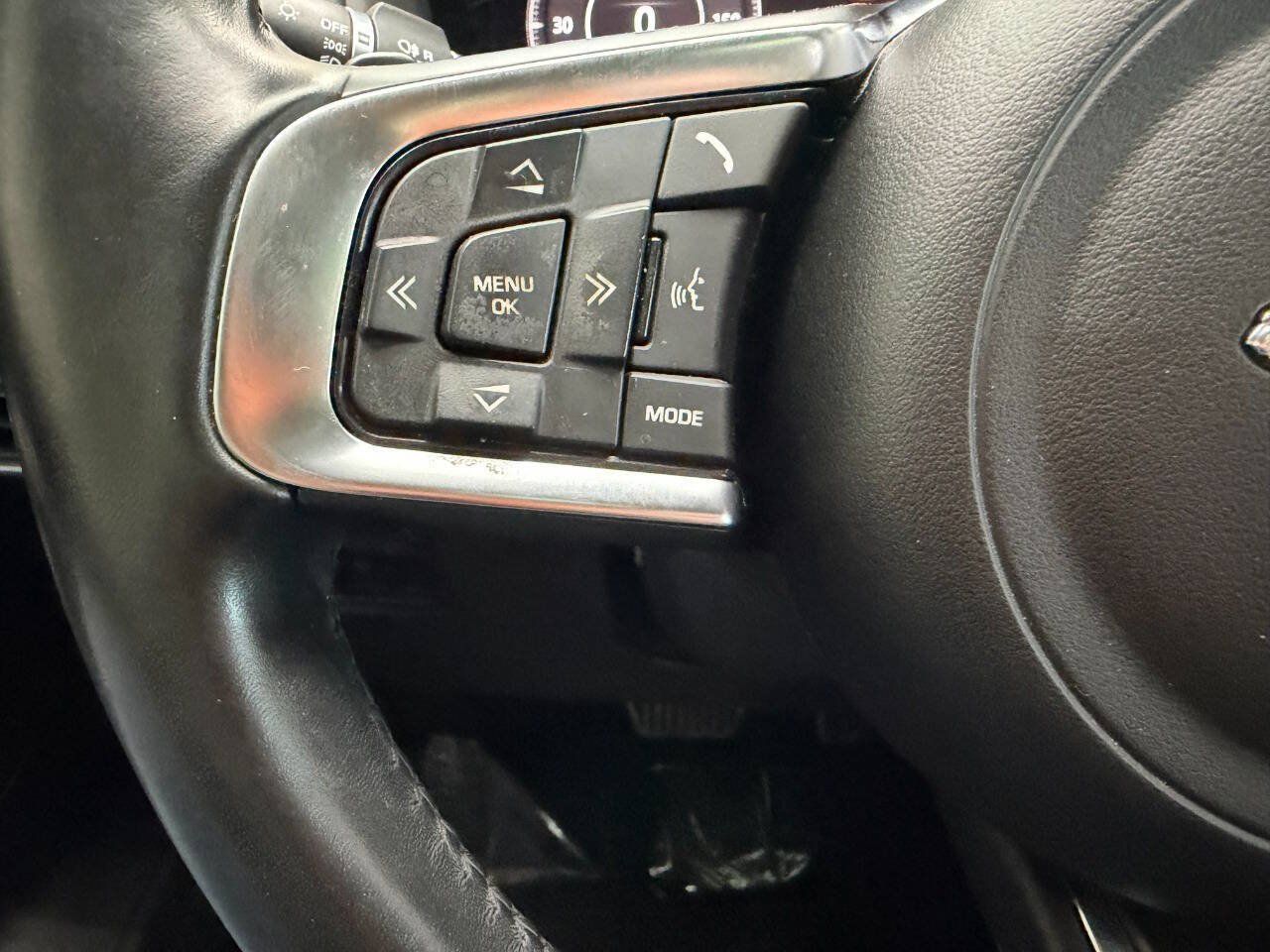 Used 2019 Jaguar F-PACE Prestige AWD/4WD image 23