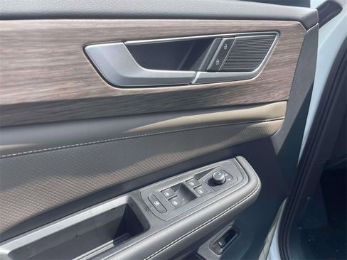 New 2024 Volkswagen Atlas SEL image 18