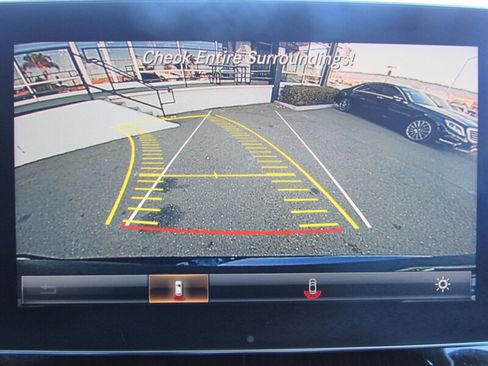 Used 2017 Mercedes-Benz GLC 300 4MATIC image 17