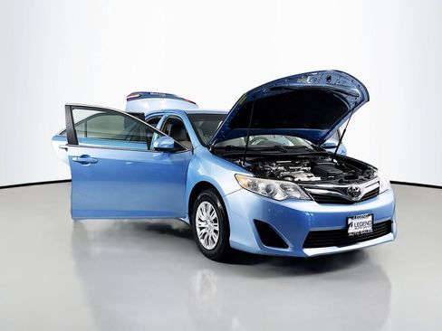 Used 2012 Toyota Camry LE image 16