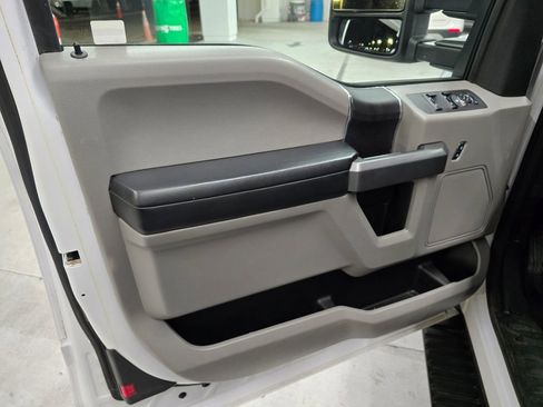 Used 2016 Ford F150 XLT w/ Trailer Tow Package image 16