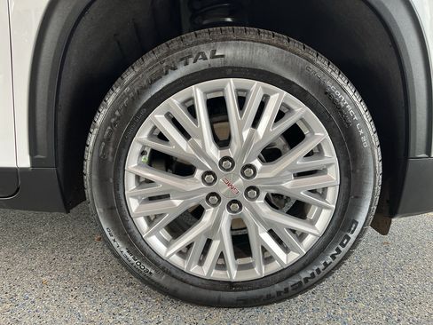 Used 2026 GMC Acadia Elevation w/ Elevation Premium Package FWD image 34