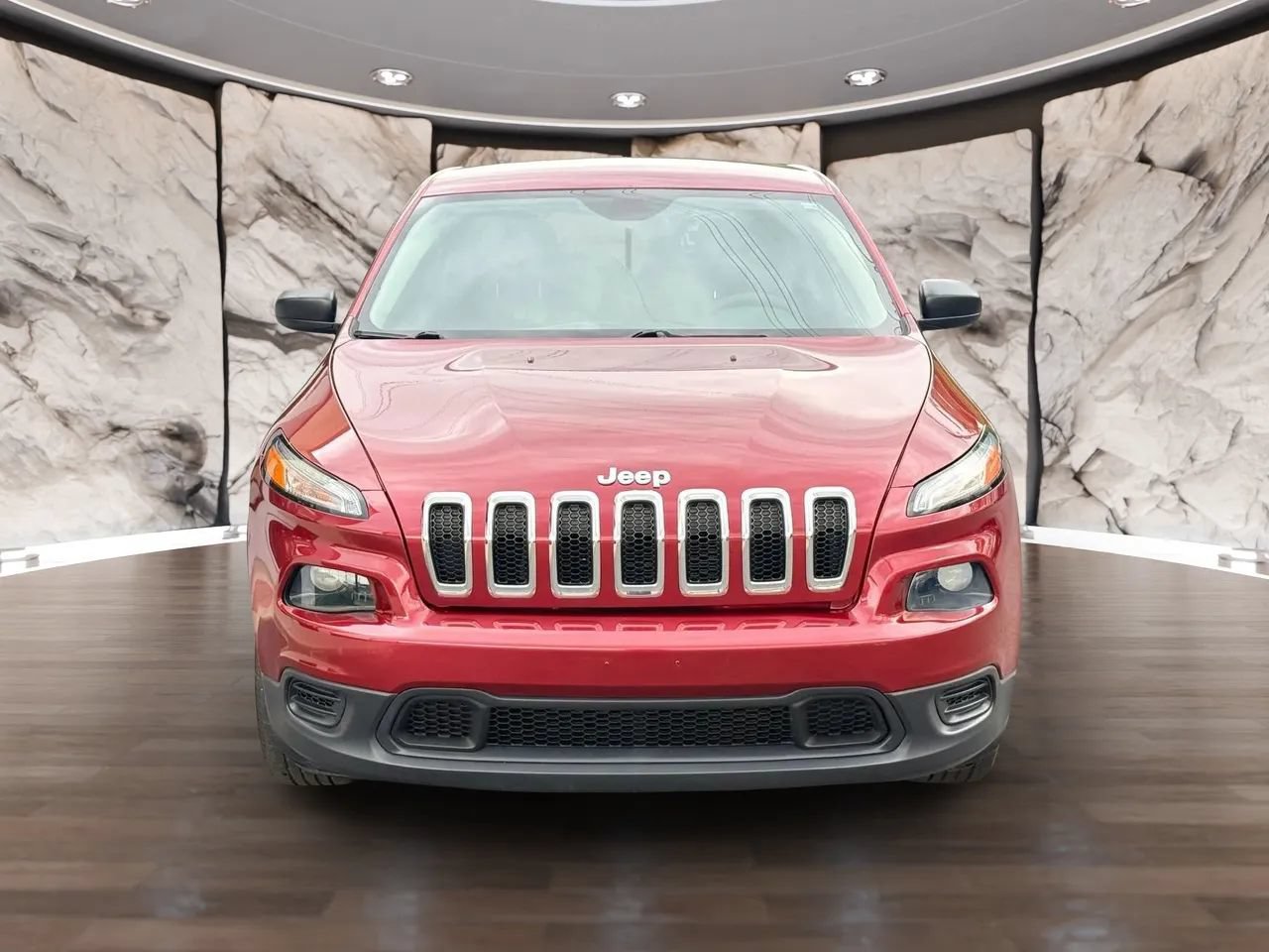 Used 2014 Jeep Cherokee Sport FWD image 2