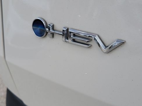 Used 2024 Toyota Grand Highlander XLE FWD image 10