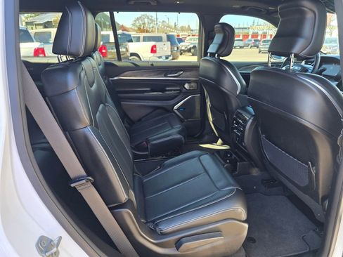 Used 2021 Jeep Grand Cherokee L Overland w/ Advanced Protech Group III image 28