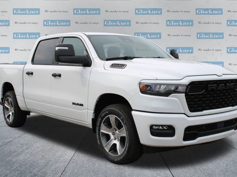 New 2026 RAM 1500 Express AWD/4WD image 3