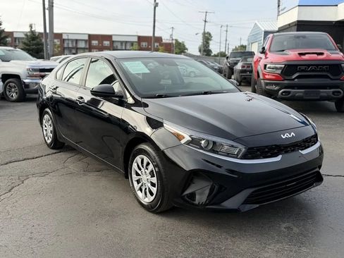 Used 2024 Kia Forte LX FWD image 3