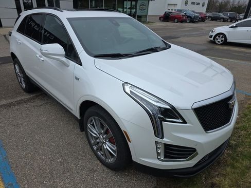 Used 2023 Cadillac XT5 Sportv w/ LPO, Floor Liner Package image 3