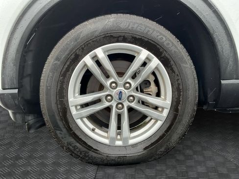 Used 2023 Ford Explorer XLT w/ Equipment Group 202A image 15