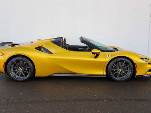 Certified 2023 Ferrari SF90 Spider image 5
