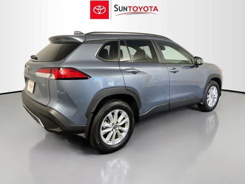 Used 2024 Toyota Corolla Cross LE image 4