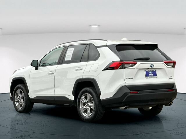 Used 2022 Toyota RAV4 XLE w/ Convenience Package AWD/4WD image 4