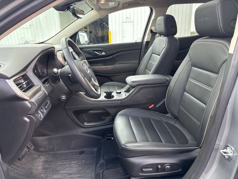 Used 2023 GMC Acadia Denali w/ Denali Ultimate Package AWD/4WD image 14