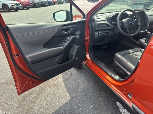 New 2025 Subaru Crosstrek 2.5i Limited w/ Popular Package #3A image 9