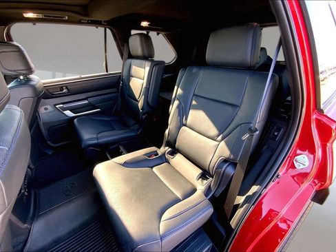 Used 2025 Toyota Sequoia Platinum AWD/4WD image 25