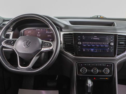 Used 2022 Volkswagen Atlas Cross Sport SE AWD/4WD image 17
