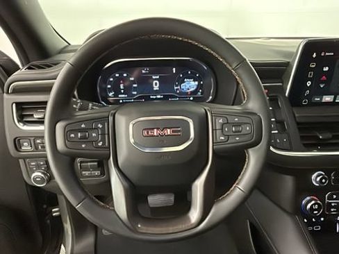 Used 2024 GMC Yukon XL AT4 w/ Technology Package AWD/4WD image 14
