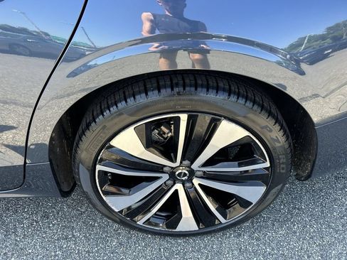 Certified 2023 Volvo S60 B5 Ultimate w/ Climate Package FWD image 11