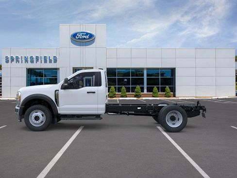 New 2025 Ford F550 4x4 Regular Cab Super Duty w/ XL Chrome Package image 3