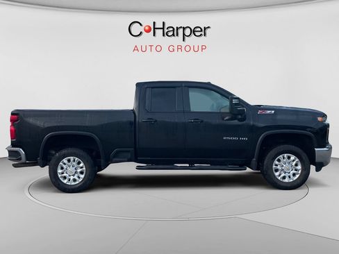 Used 2022 Chevrolet Silverado 2500 LT w/ Convenience Package AWD/4WD image 2
