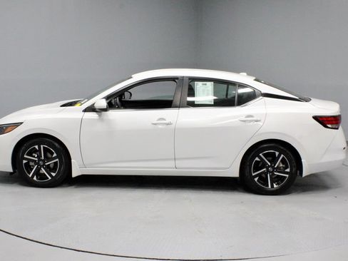 Used 2025 Nissan Sentra SV FWD image 7