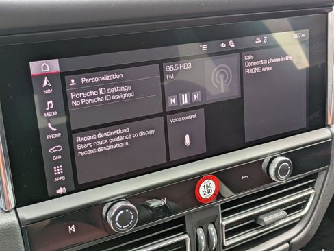 New 2026 Porsche Macan image 17