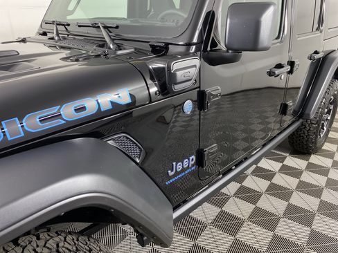 Used 2025 Jeep Wrangler Unlimited Rubicon 4xe AWD/4WD image 10