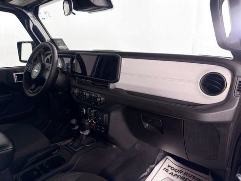 Used 2024 Jeep Wrangler Unlimited Sport AWD/4WD image 28