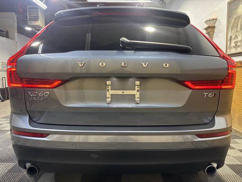 Used 2019 Volvo XC60 T6 Momentum w/ Multimedia Package AWD/4WD image 4
