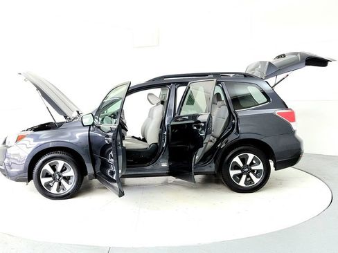 Used 2018 Subaru Forester 2.5i Limited AWD/4WD image 10