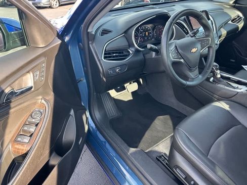 Used 2025 Chevrolet Malibu LT image 9